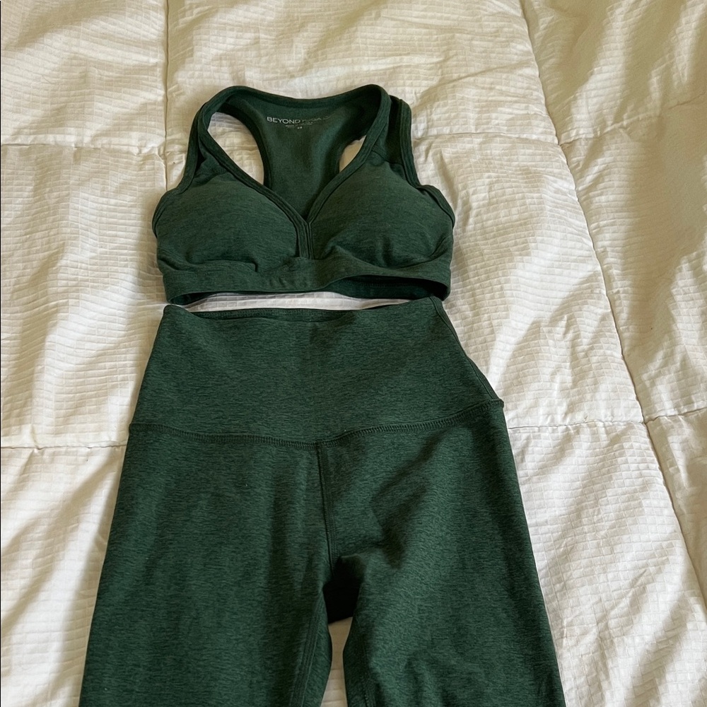 Beyond Yoga Forest Green Sports Bra and Leggings Set